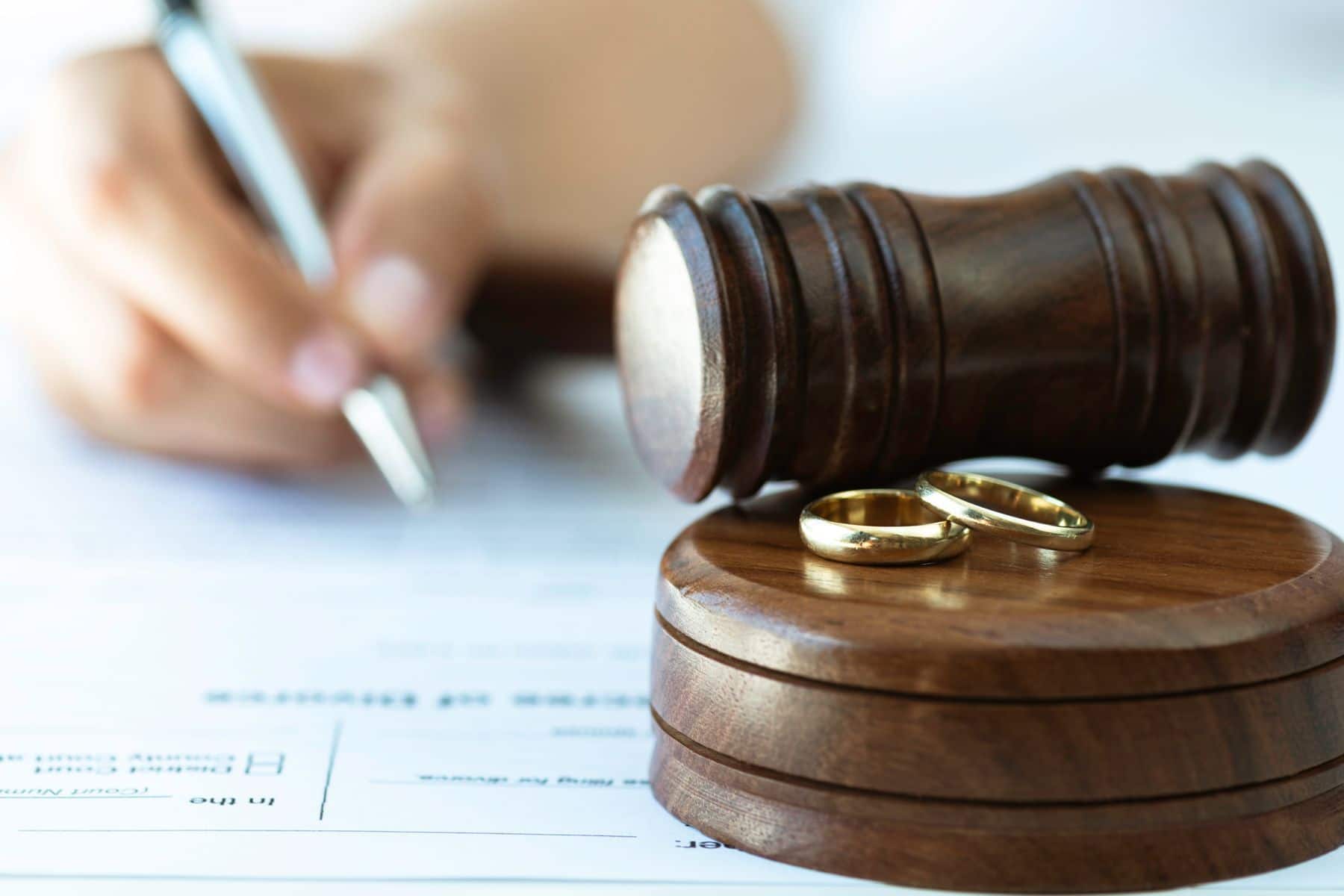 What Is a Divorce Settlement?